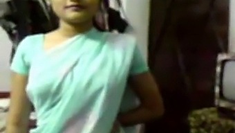Seductive Indian Girl In Saree Tells A Passionate Love Story (Hindi)