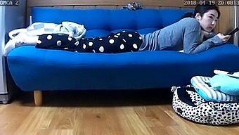 Korean Webcam Model Caught In The Act Of Self-Pleasure
