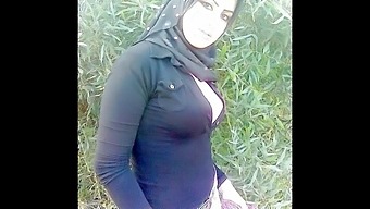 Amateur Arab And Asian Mix In Turkish Hijab Photos