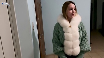 Verified Amateurs Get Down And Dirty In A Steamy Friend'S Mom Scenario
