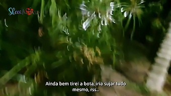Секс На Открито С Непознати Хора Без Защита, Докато Съпругът Ми Е Там - Правене На Секс На Публично Място 27