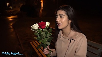 Aaeysha'S Passionate Valentine'S Day Encounter In A Hotel Room