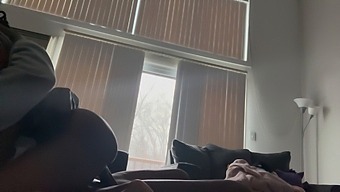 Hd Porn Video Of A Babe Riding A Big Dick On The Couch