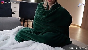 Amateur Stepsister Gets Scared By Big Cock During Vacation